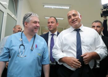 Цирк, улична магия и шоу на кокили на 6Fest в Капана