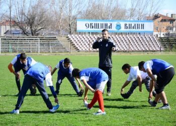 Треньор от Реал Мадрид обучава деца във Видин