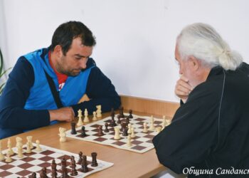 Над 30 шахматисти местиха фигури за празника на Разлог