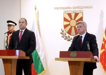 Радев се поклони на гроба на Гоце Делчев в Скопие