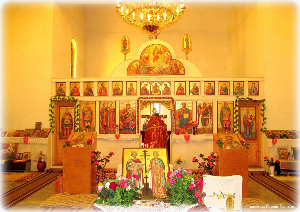 Стотици миряни честват храмов празник в Струмяни