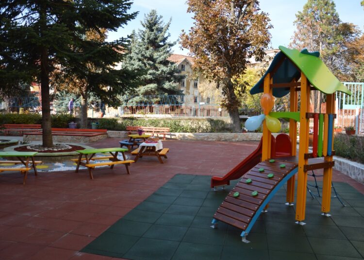 двор забавачка ремонт 1