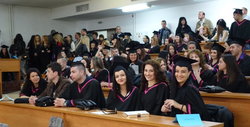 228 бакалаври и магистри се дипломираха в ЮЗУ
