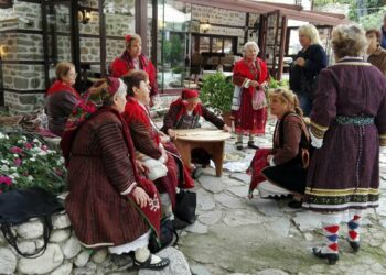 Занаятчии разкриват тайни на фестивал в Мелник