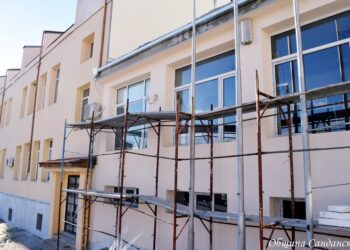 Ремонт преобразява гимназия в Сандански