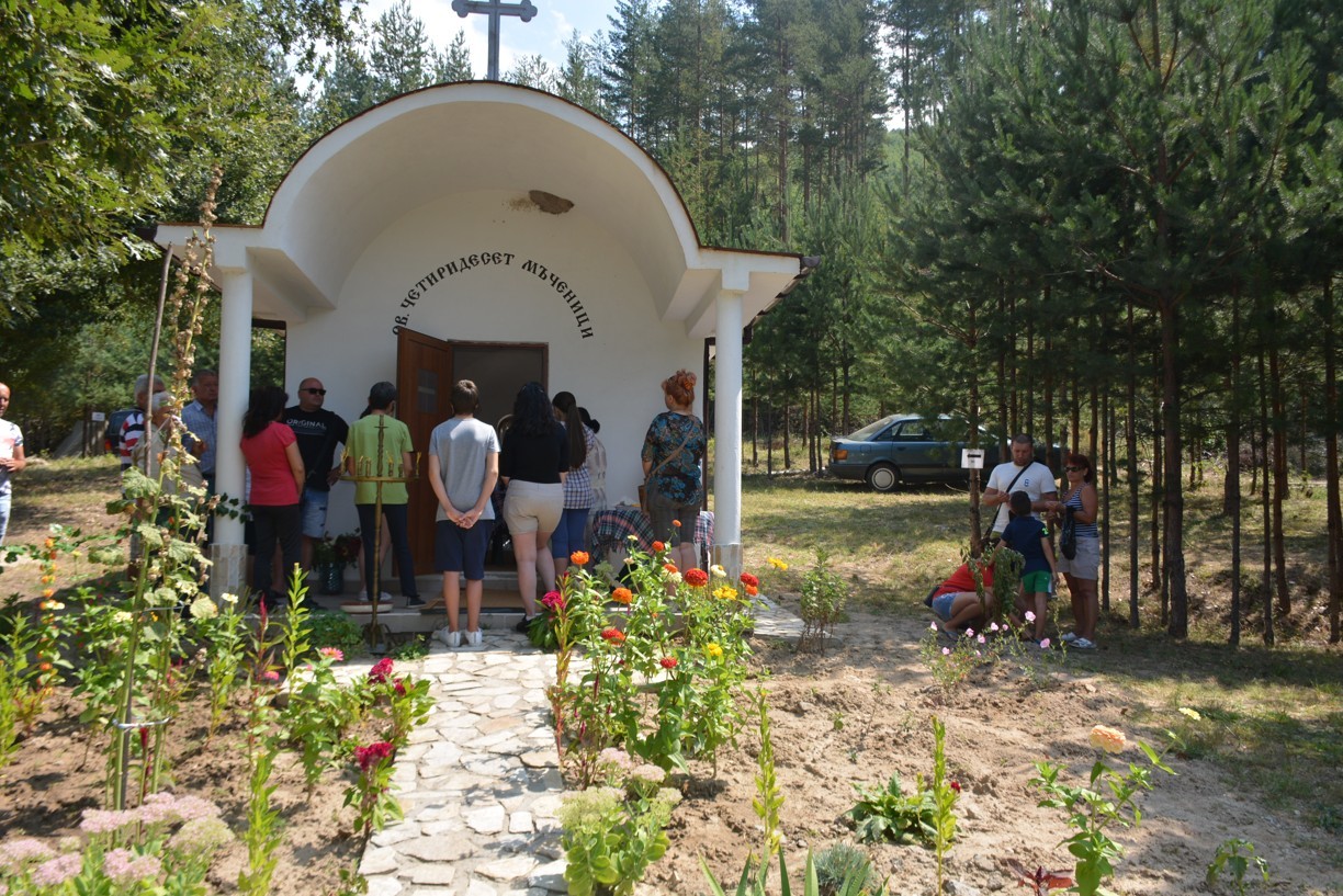 Празник събра десетки изселници в родното им село Градево