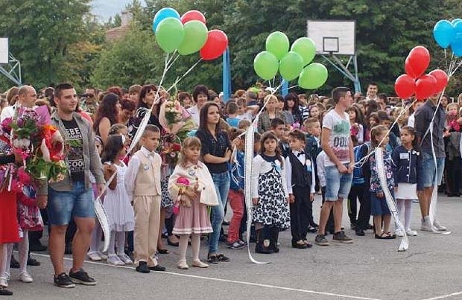 Возят ученици за първия учебен ден 8 Возят ученици за първия учебен ден