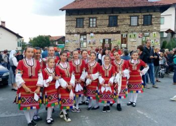Фестивал разигра жители и гости в село Баня (снимки)
