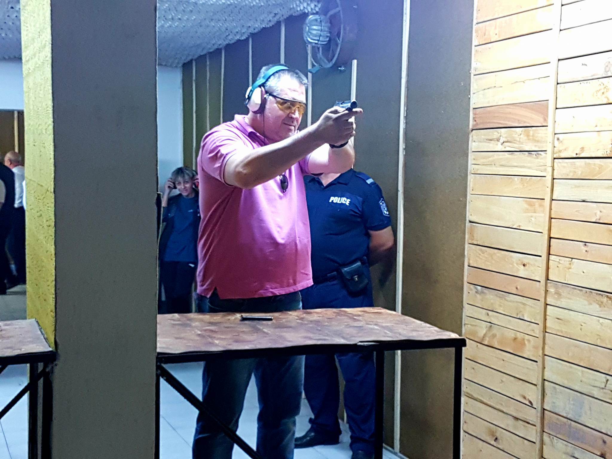 Кмет стана втори на турнир по стрелба с боен пистолет