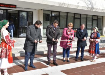Откриха обновената сграда на община Благоевград