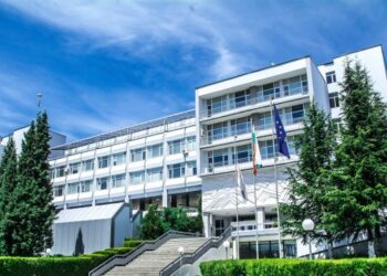 Университет с дарителска кампания в подкрепа на преподавател