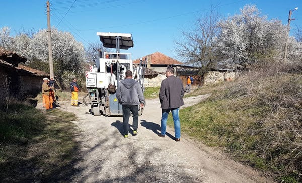 Асфалтират улиците в 21 села в Разградско 8 Асфалтират улиците в 21 села в Разградско