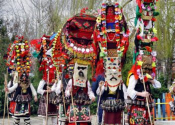 Местят всички събития на „Кукерландия“ от закрито на открито