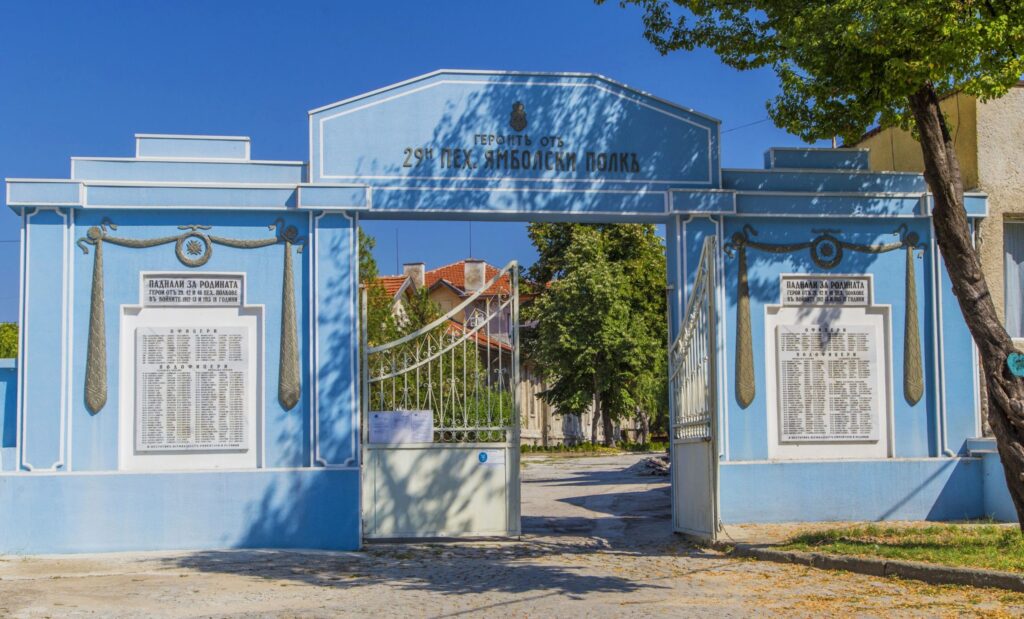 Ямбол възстановява емблематични скулптури 1 03 7