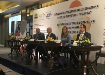 Ангелкова: Създаваме постоянен съвет за дигитализация в туризма