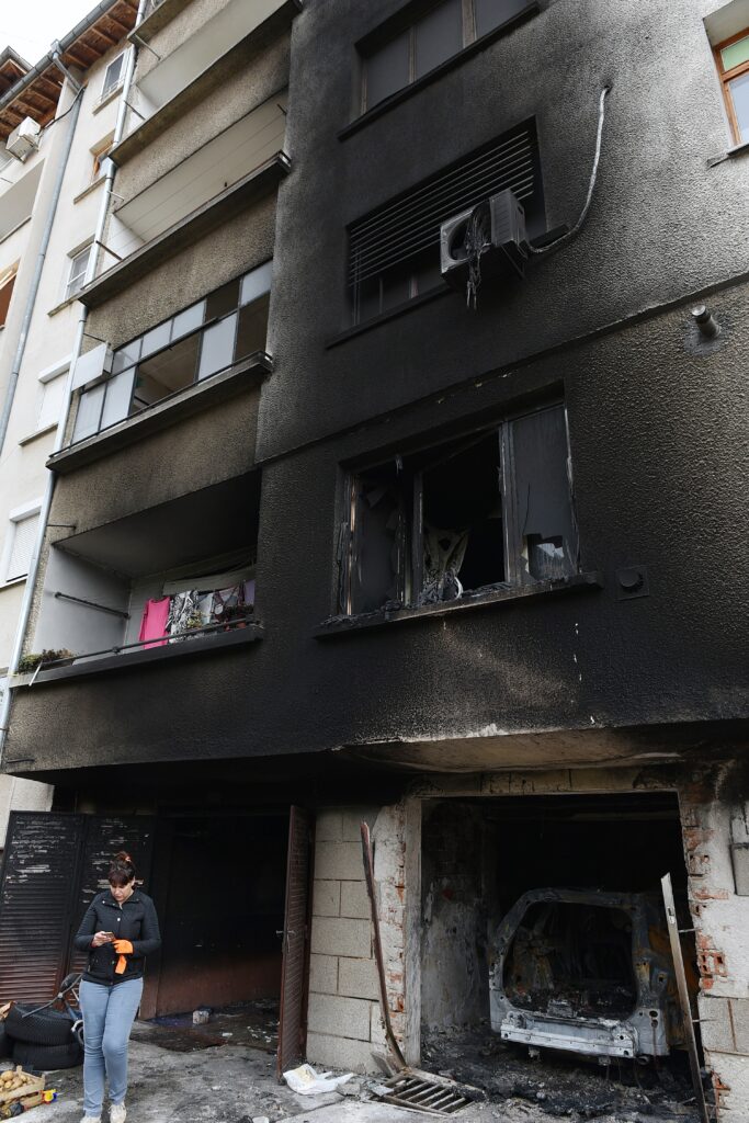 Двама души загинаха след взрив в блок във Варна 1 1 1324