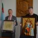 Известен професор дари копие на икона от Желязната църква на община