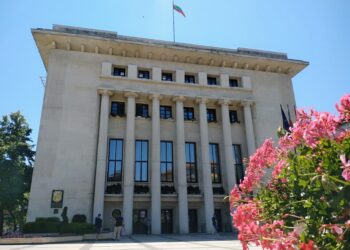 Уволниха недобросъвестна работничка в чистотата в Бургас