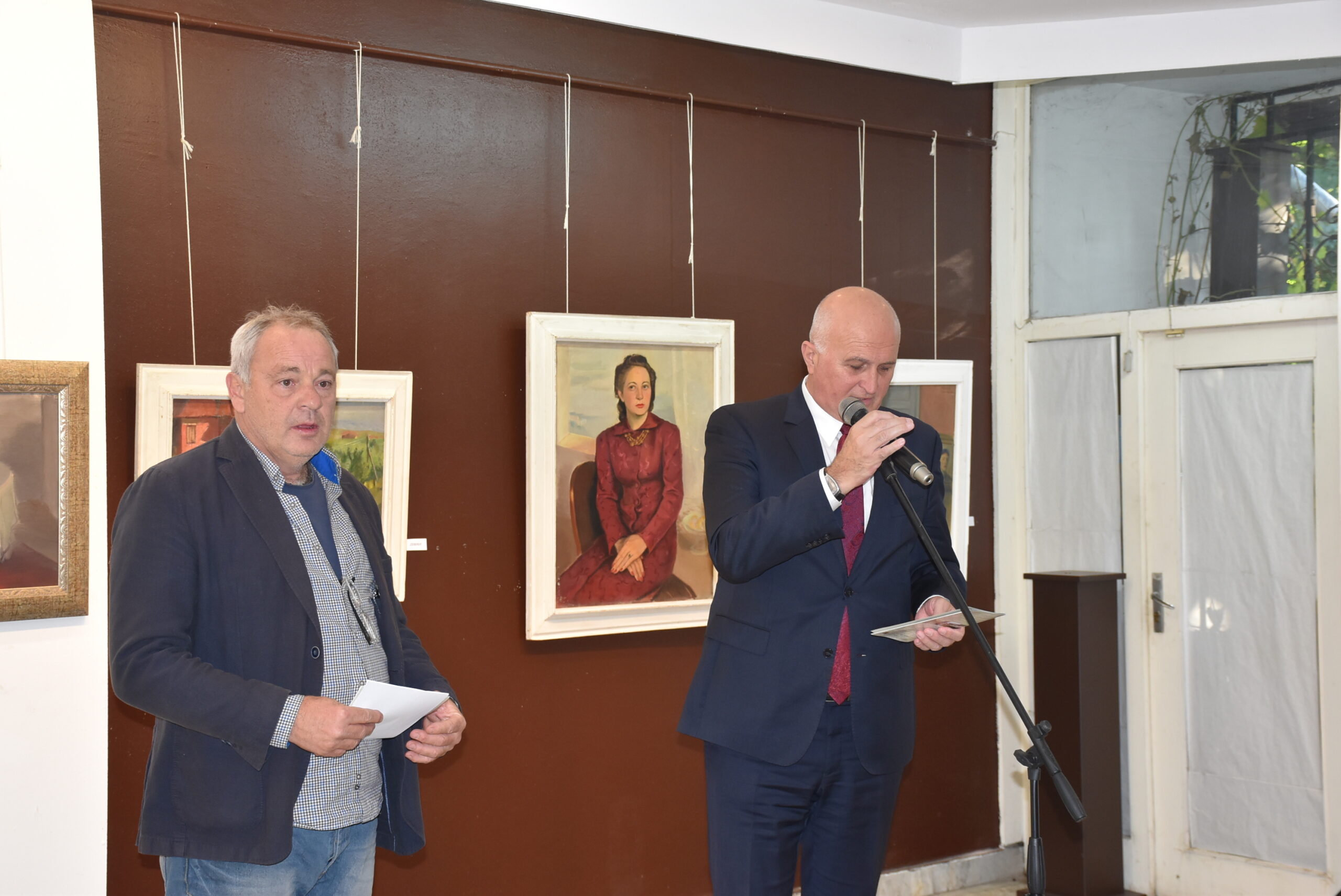 Откриха изложба на проф. Ненко Балкански в Ловеч
