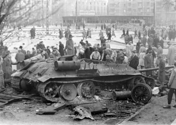 На този ден през 1956 г. в Унгария се вдига бунт срещу СССР
