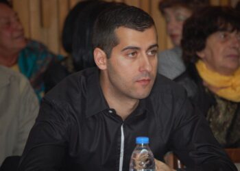 Съветник от ГЕРБ предлага легнали полицаи и огледала на пътя