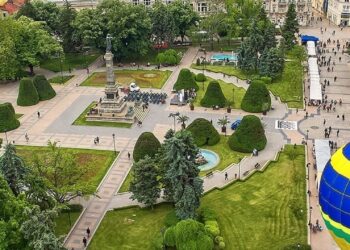 Младите русенци ще предсказват бъдещето с есе