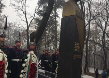Фандъкова откри нов паметник на Левски в София