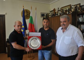 Федерацията по тенис благодари на Пламен Стоилов с плакет