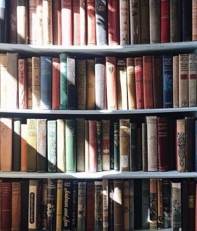 Отворени книжарници, за да не стане физическата изолация културна 1 1 9