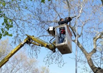 Сменят лампите на пазара в Ямбол
