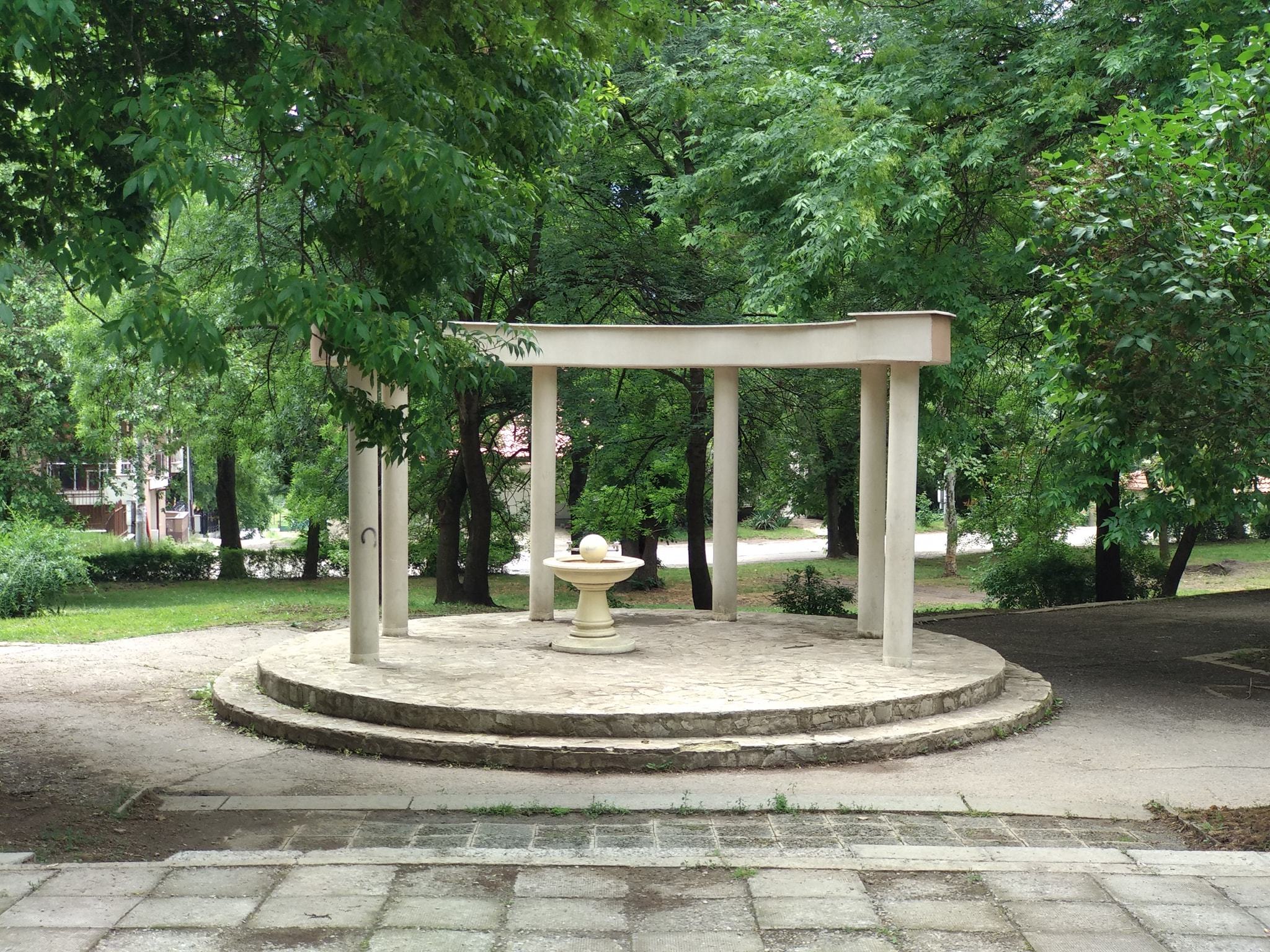 Слагат камери в парк Горна баня