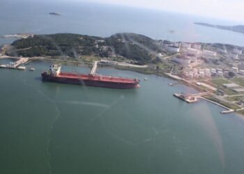„Лукойл Нефтохим“ ще инвестира 50 млн. лв. в пристанище „Росенец“