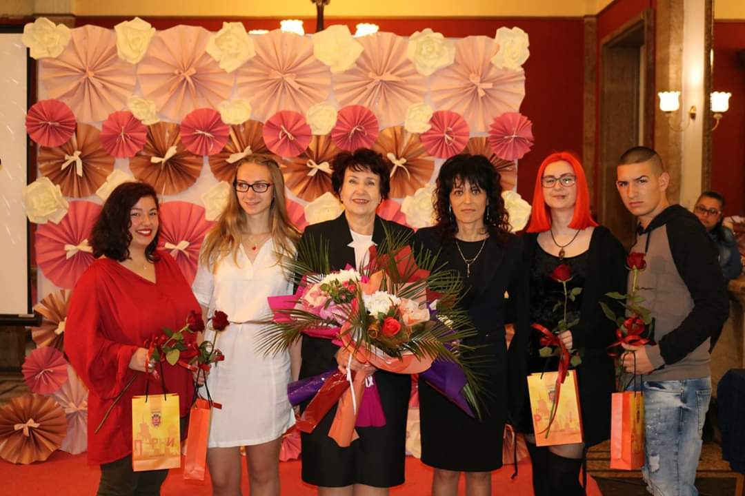 Кметът на Перник се срещна със зрелостниците от “Випуск 2019” 