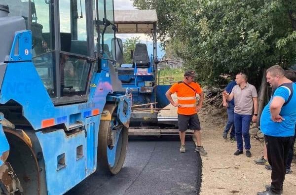 Асфалтират улици в най-високото българско село