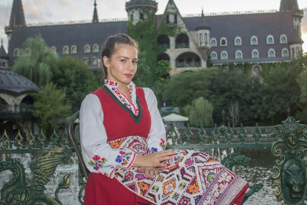 Замъкът в Равадиново стана арена за снимки на родни красавици 2 11 1
