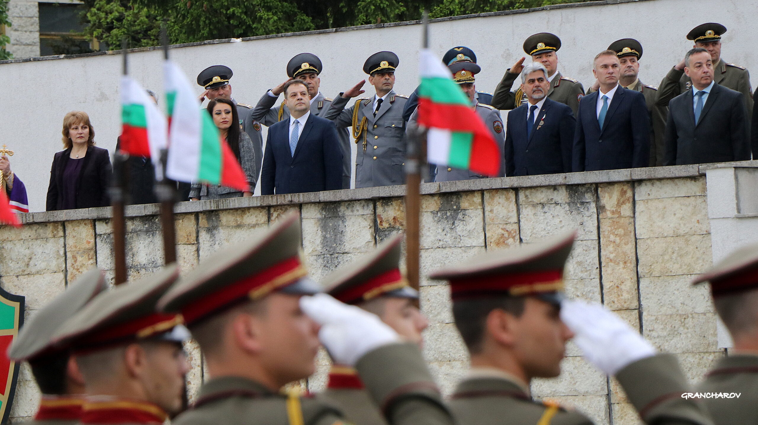 Велико Търново прие военния парад за Деня на храбростта