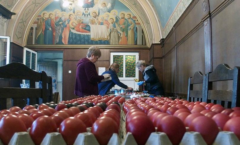 10 лева за осветено яйце в Рилския манастир