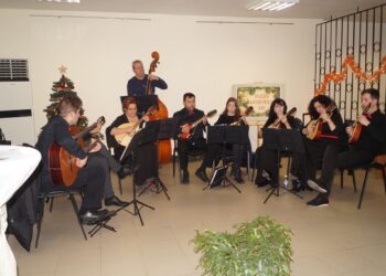 Бал събра средства за децата на община Струмяни