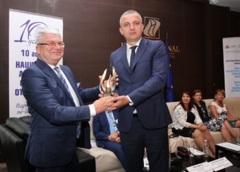 Националният алианс за социална отговорност отличи Варна и кмета Портних
