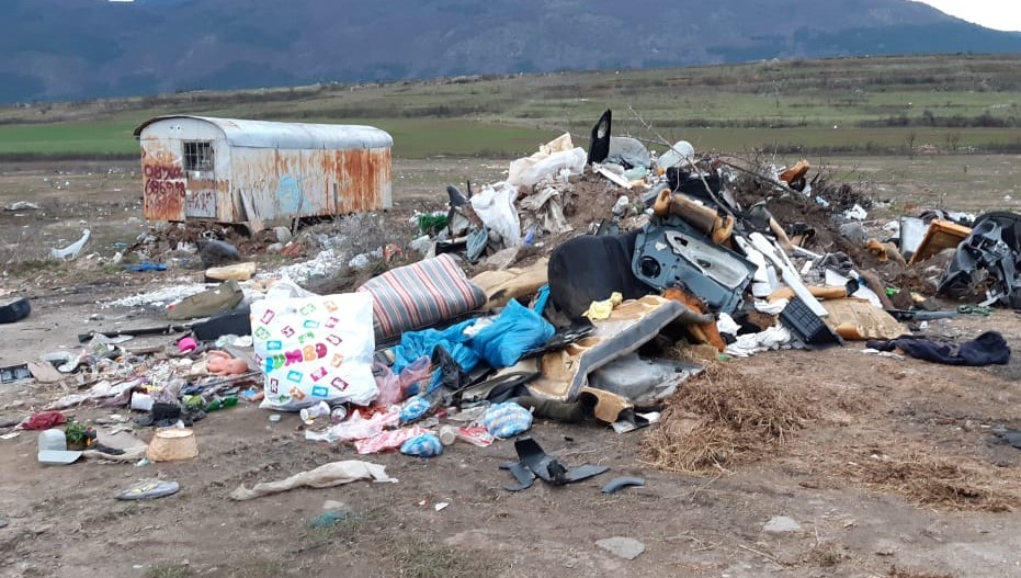 Глобиха 14 души за хвърляне на отпадъци на забранени места