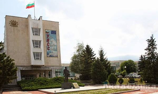 КРИБ и УНСС подписват споразумение за сътрудничество 8 КРИБ и УНСС подписват споразумение за сътрудничество