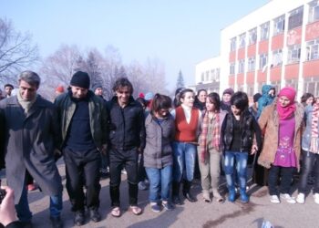 Бежанските центрове се напълниха, държавата готви лагери край границата
