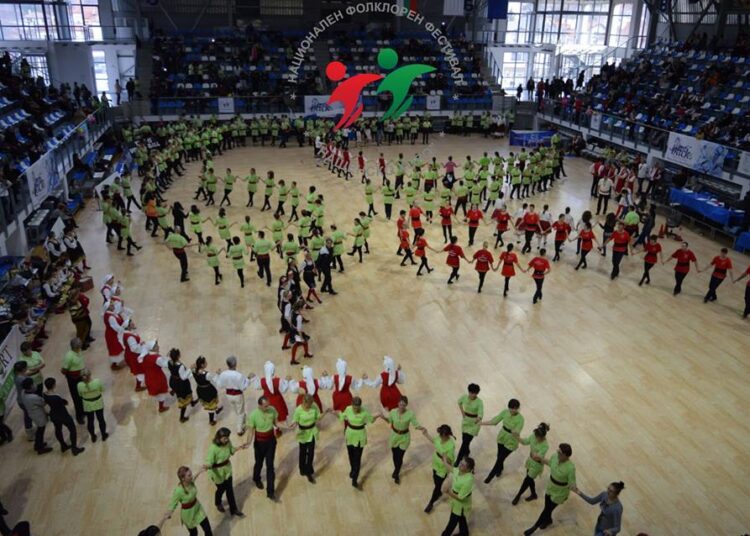 Избират "Нашенското хоро" в Арена Самоков 1 15037349 1195636887168668 3320391852941070221 n