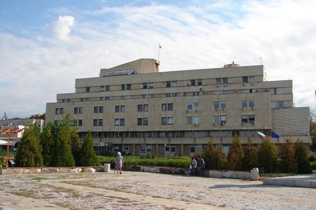 14 ученици поемат управлението на „Белия  кораб” в Кърджали