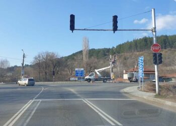 Подмениха светофарите на ключово кръстовище