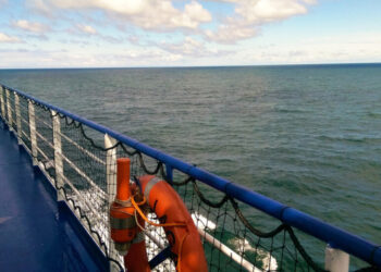 Възпитаници на Морското в Бургас ще се учат на истински ферибот