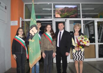 Новият кмет на Русе Пенчо Милков почете патронния празник на ОУ „Любен Каравелов“