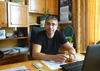 Кмет подава ръка на диабетици