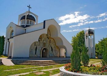 Изографисаха Христос на купола в храма на Ванга