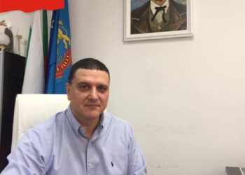 Кмет в схватка с АПИ заради кошмарни пътища